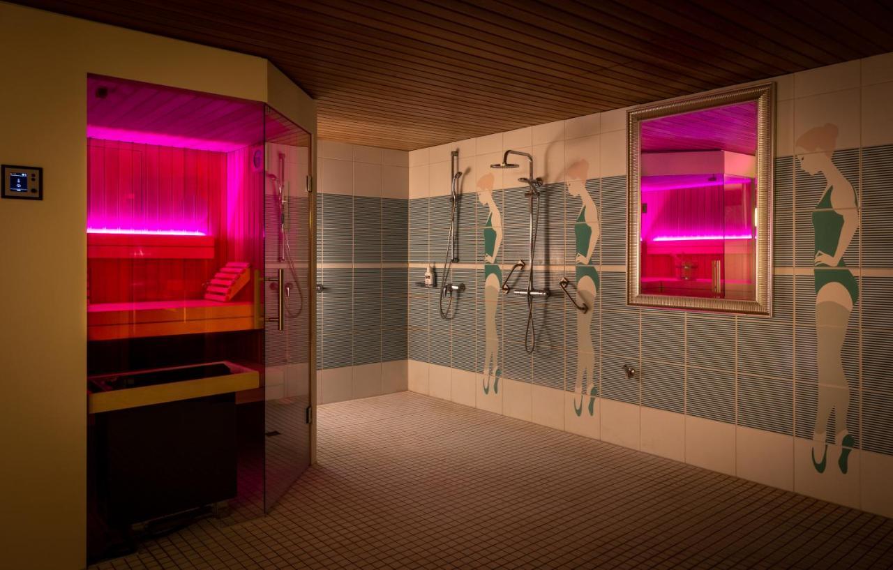 Hotel Am Kurpark Spaeth Бад-Виндсхайм Экстерьер фото