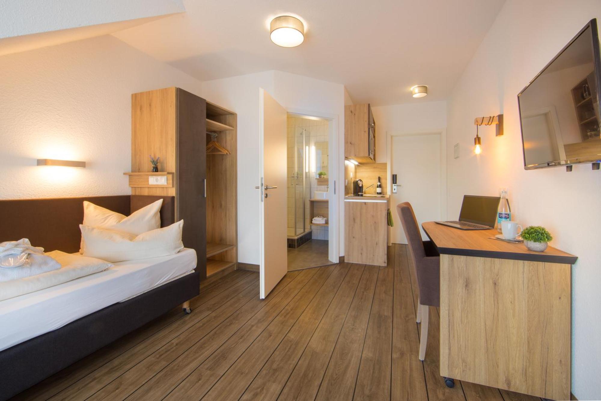 Hotel Am Kurpark Spaeth Бад-Виндсхайм Экстерьер фото