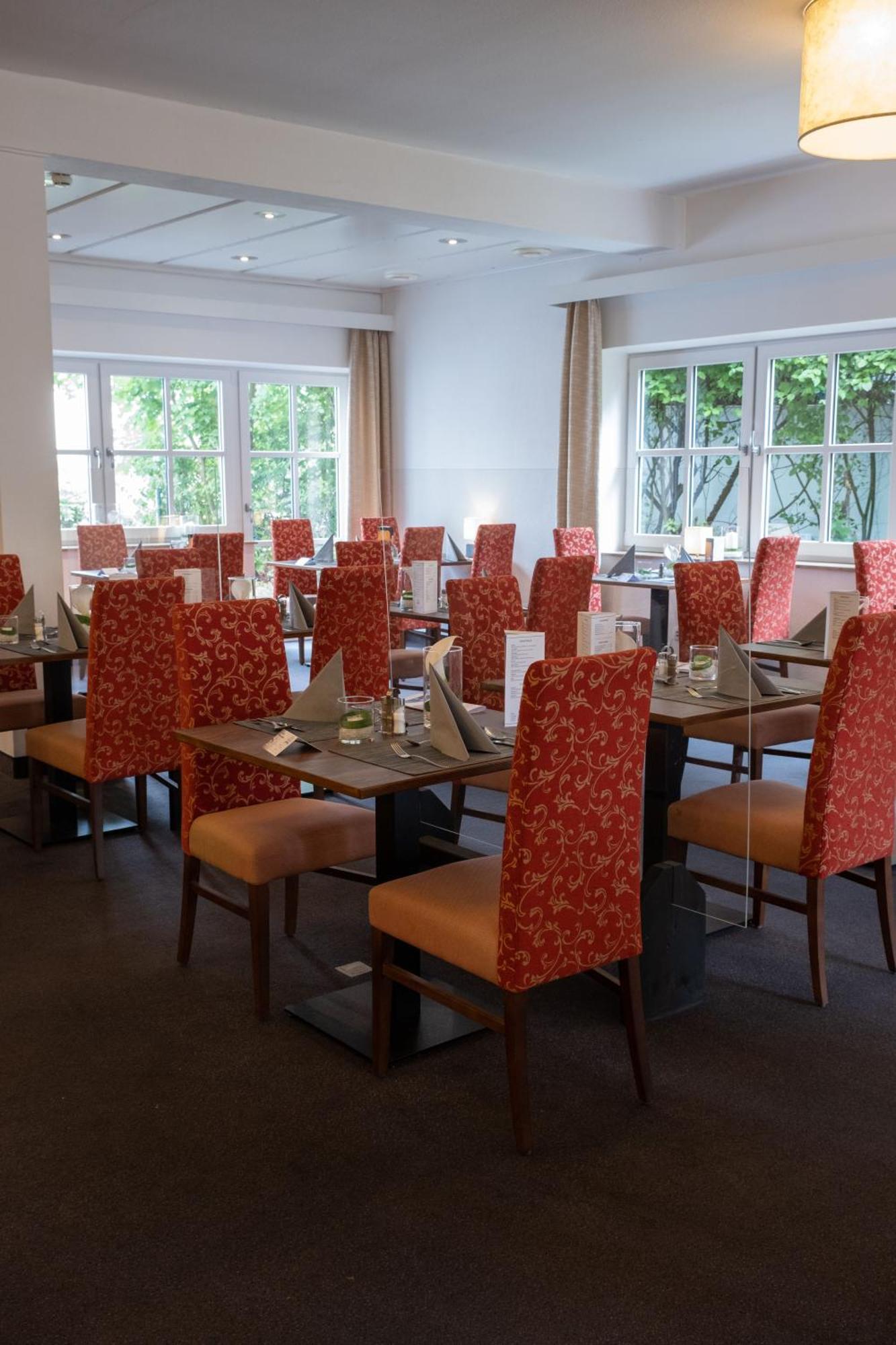 Hotel Am Kurpark Spaeth Бад-Виндсхайм Экстерьер фото